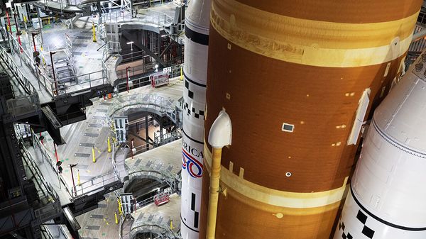 For the first time in half a century, astronauts are going to the Moo image