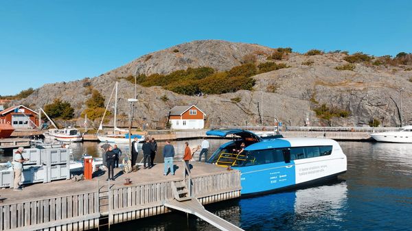&ldquo;Flying&rdquo; electric boats could remake urban transport image