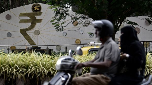 Protectionists dislike trade and migration. And capital flows? image