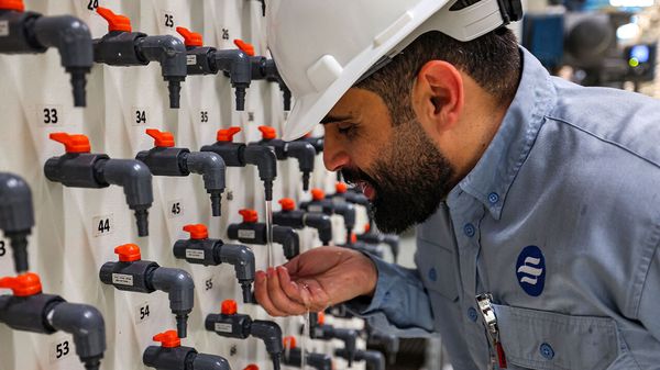 In the current Gulf war, water may prove as decisive as oil image