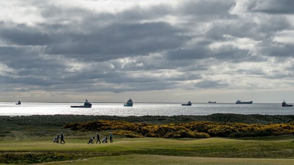 The collapse of Britain’s oil-and-gas industry image