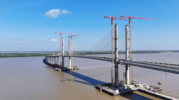 The South American petro-state profiting from the Iran war image