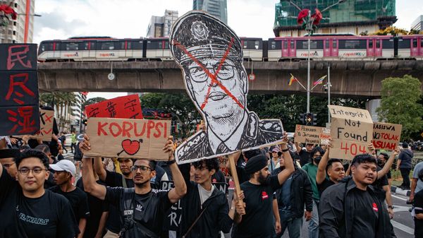 Allegations against a corruption watchdog rock Malaysian politics image