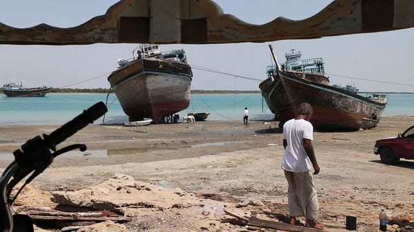 Iran&rsquo;s permissive party islands contain hidden dangers image